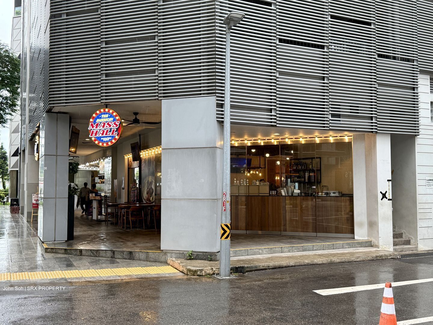 Lumiere (D2), Retail #484751511